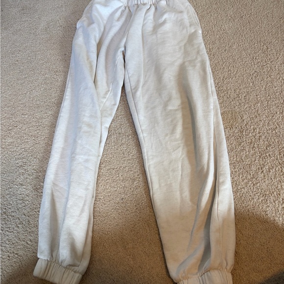 Brandy Melville Pants - Womens White Jogger Sweatpants - Comfortable Elastic Waist